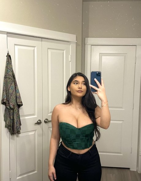 Chloe Medina photo 58