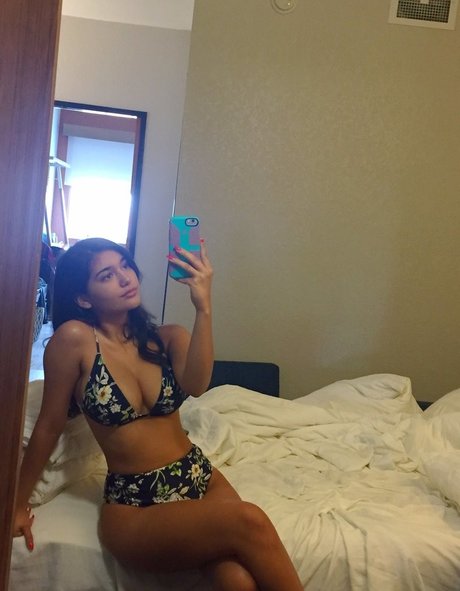 Chloe Medina photo 61