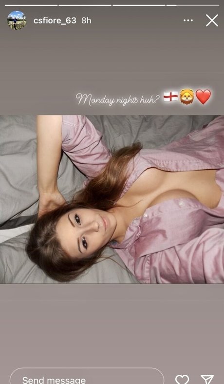 Chloe Smart photo 7