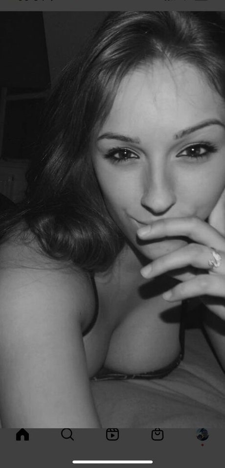 Chloe Smart photo 26