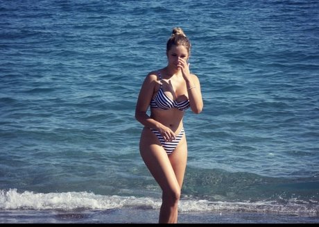 Chloe Smart photo 38