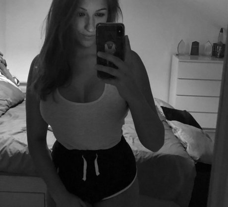 Chloe Smart photo 39