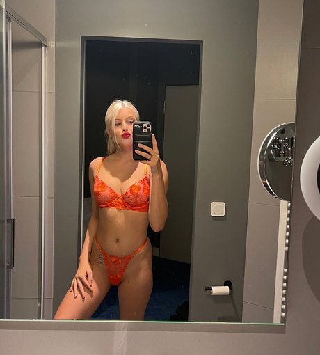 Chloe Verhagen photo 20