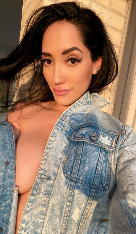 Chloeamourfree photo 2