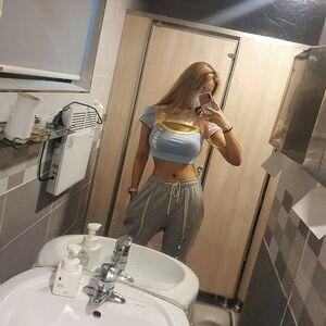 ChloeChoi420 photo 8