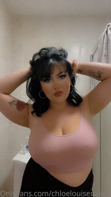 Chloe Louise photo 35
