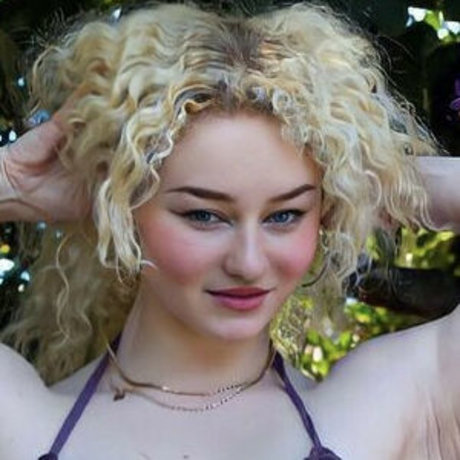 Chloethehokage photo 9