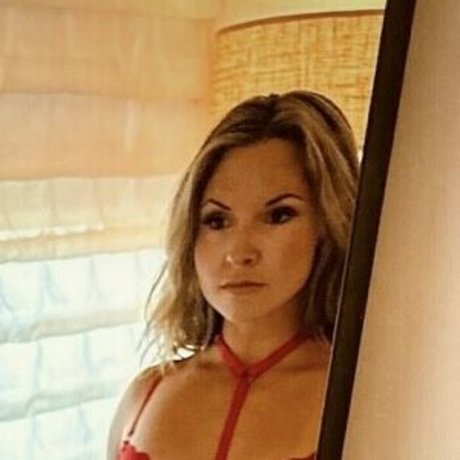Chrissy Bowman photo 20