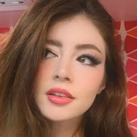 Chrissy Costanza photo 5