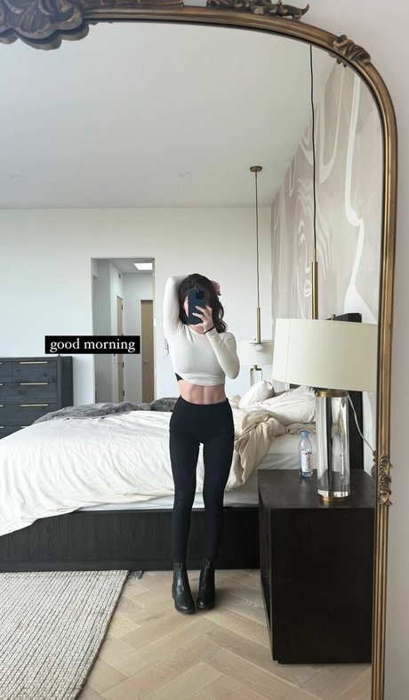 Chrissy Costanza photo 46