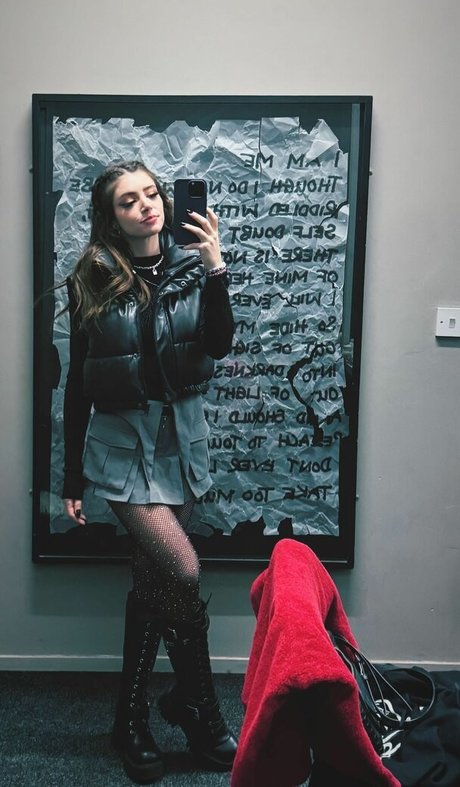 Chrissy Costanza photo 53