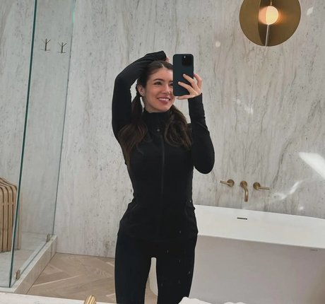 Chrissy Costanza photo 82