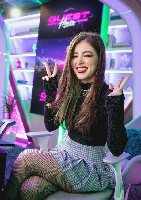 Chrissy Costanza photo 103