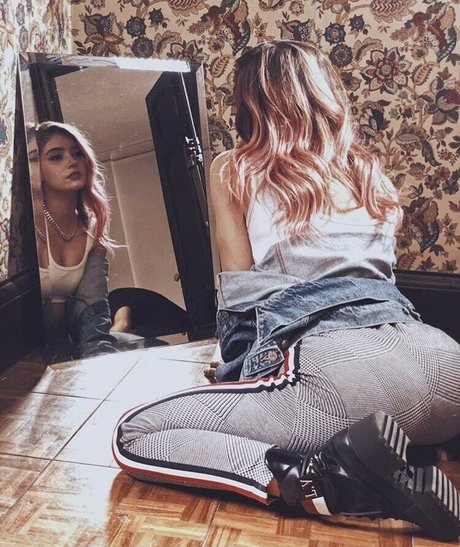 Chrissy Costanza photo 133
