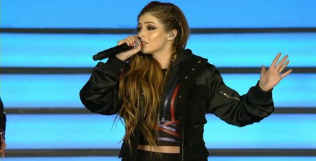 Chrissy Costanza photo 147