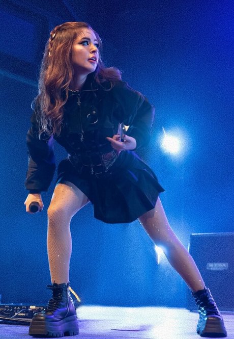 Chrissy Costanza photo 158