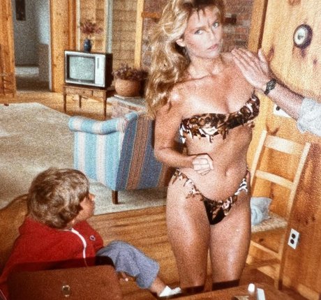 Christie Brinkley photo 57