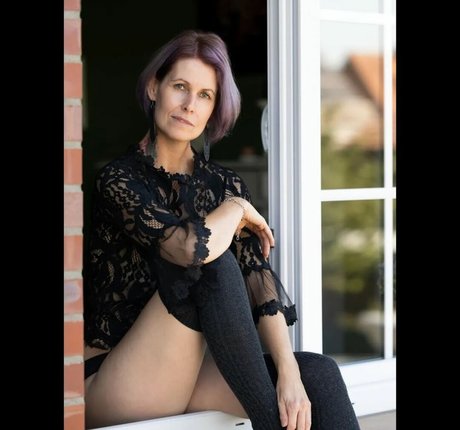 Christina.modelpage79 photo 3