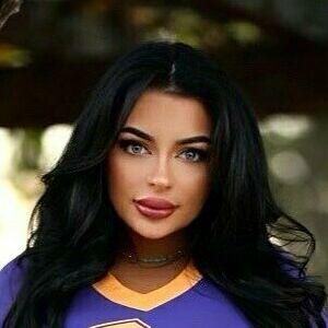 Profile photo of christinaenaa
