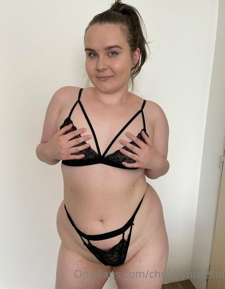 Chubbynixiesin photo 3