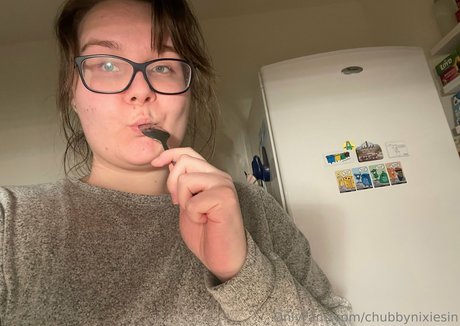 Chubbynixiesin photo 23