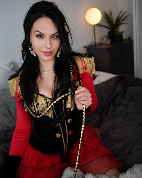 Cindy Brunet photo 36