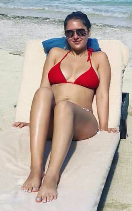 Claire Abbott photo 52