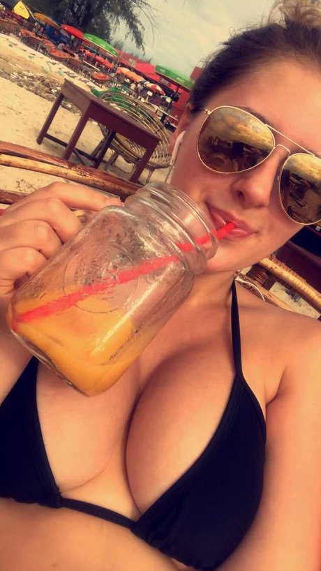 Claire Abbott photo 55