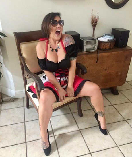 Claire Dames photo 44