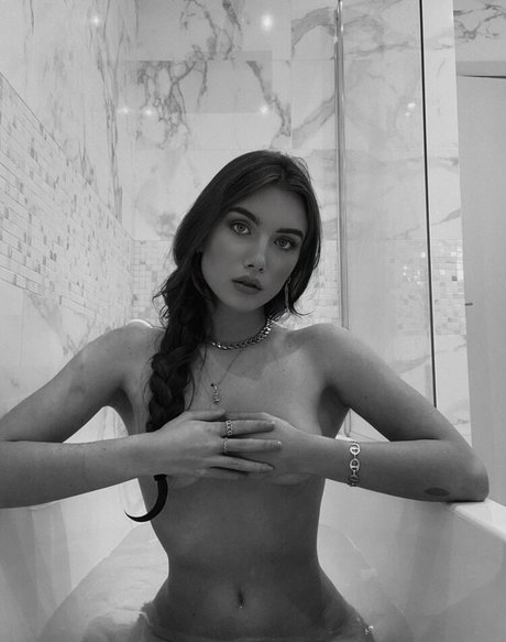 Claire Molin photo 177