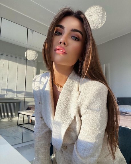 Claire Molin photo 282