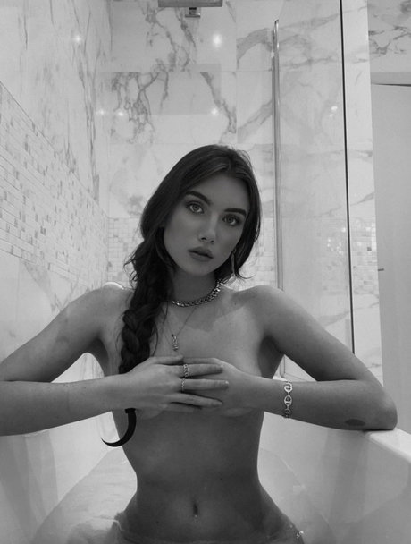 Claire Molin photo 323