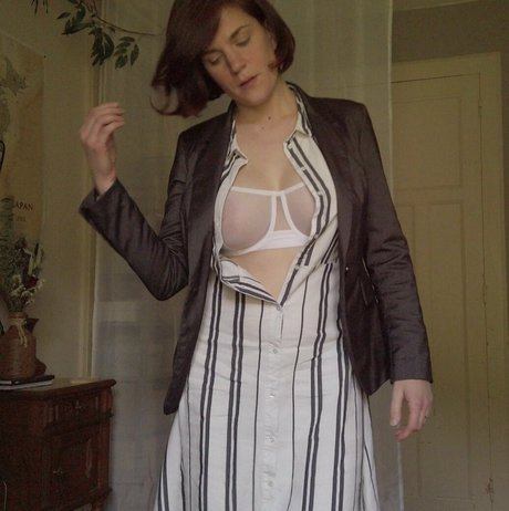 Claire Moulin photo 100