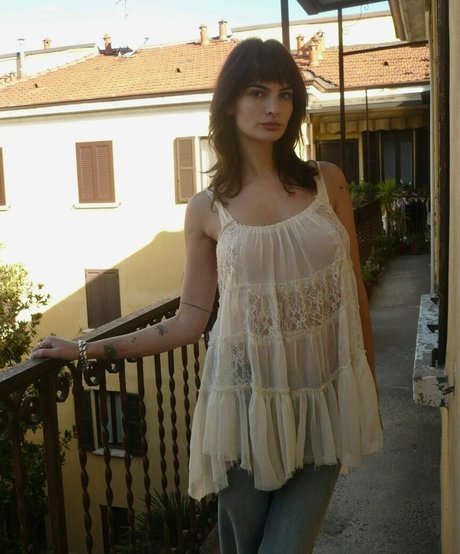 Clara Beneytout photo 26