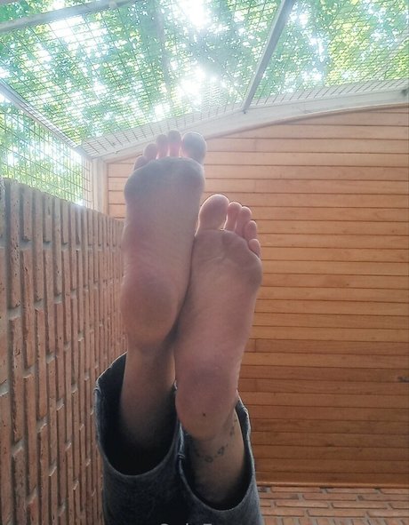 Clarita.feet photo 11