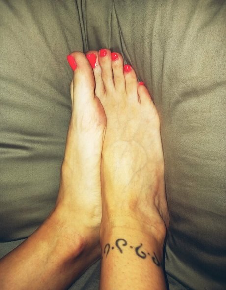 Clarita.feet photo 38