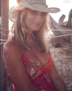 Claudelle Deckert photo 85