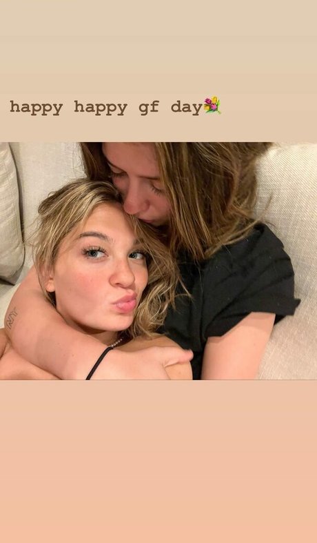 Claudia Conway photo 5