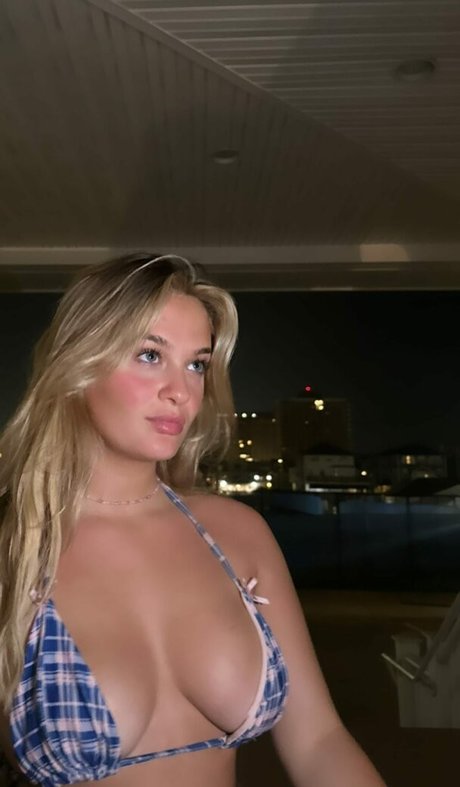 Claudia Conway photo 7