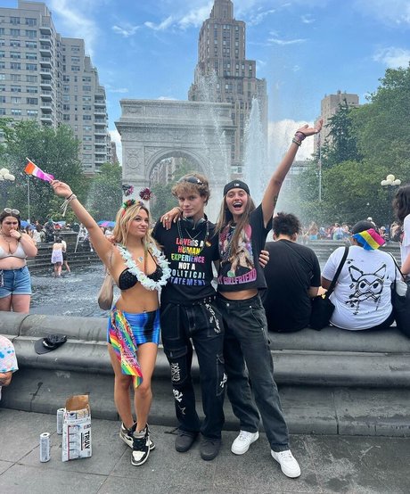 Claudia Conway photo 37