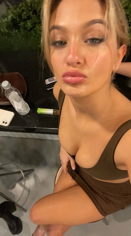 Claudia Conway photo 48