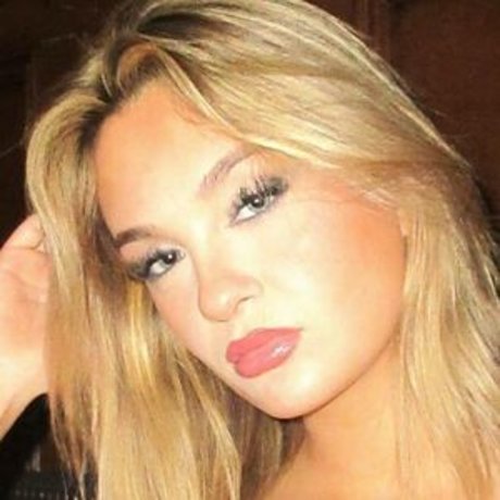 Claudia Conway photo 56