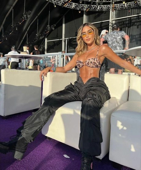 Claudia Sampedro photo 694