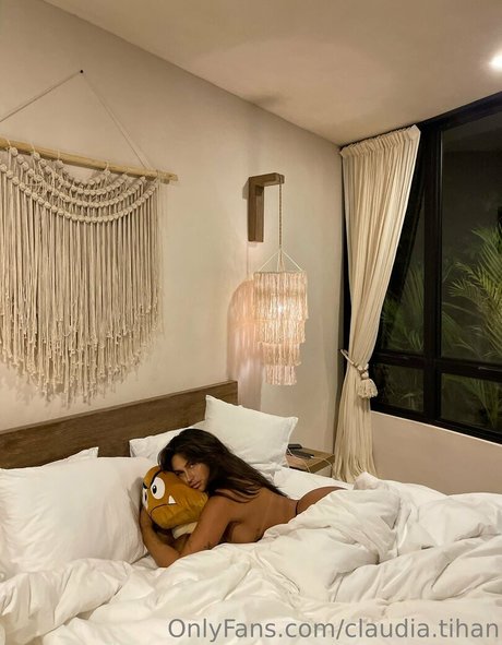 Claudia Tihan photo 80