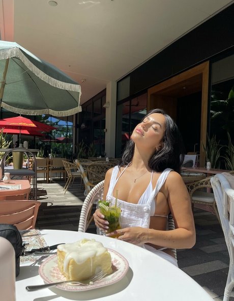 Claudia Tihan photo 223