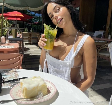 Claudia Tihan photo 228
