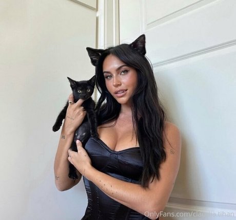 Claudia Tihan photo 345