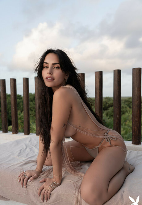 Claudia Tihan photo 404