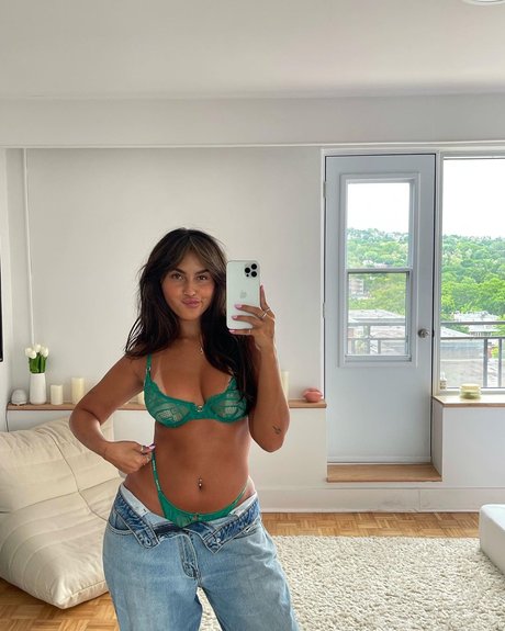 Claudia Tihan photo 414