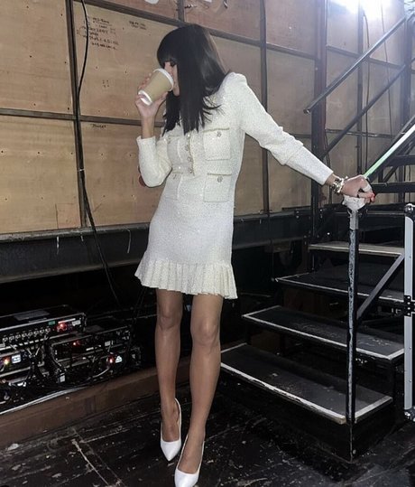 Claudia Winkleman photo 4